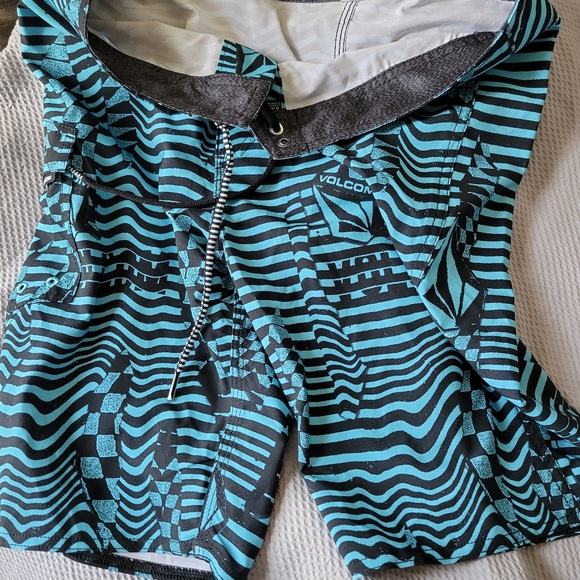 Volcom Swim Shorts - Picture 4 of 4